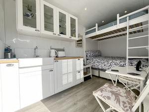 Photo 9- click for photo gallery